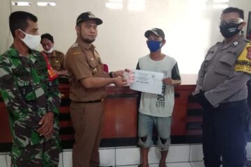 BLT Dana Desa Tahap 1 Akhir Kepada Masyarakat Terdampak Covid-19 Tahun 2020 BLT Dana Desa Tahap 1 Akhir Kepada Masyarakat Terdampak Covid-19 Tahun 2020