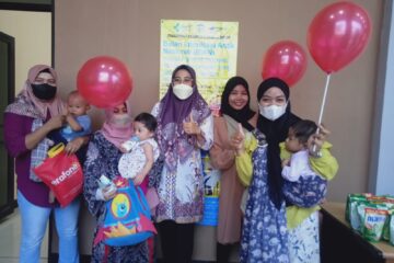 Ketua TP PKK Desa Caringin Membuka Gerai Vaksin BIAN Bagi Balita di Aula Kantor Desa Caringin Ketua TP PKK Desa Caringin Membuka Gerai Vaksin BIAN Bagi Balita di Aula Kantor Desa Caringin